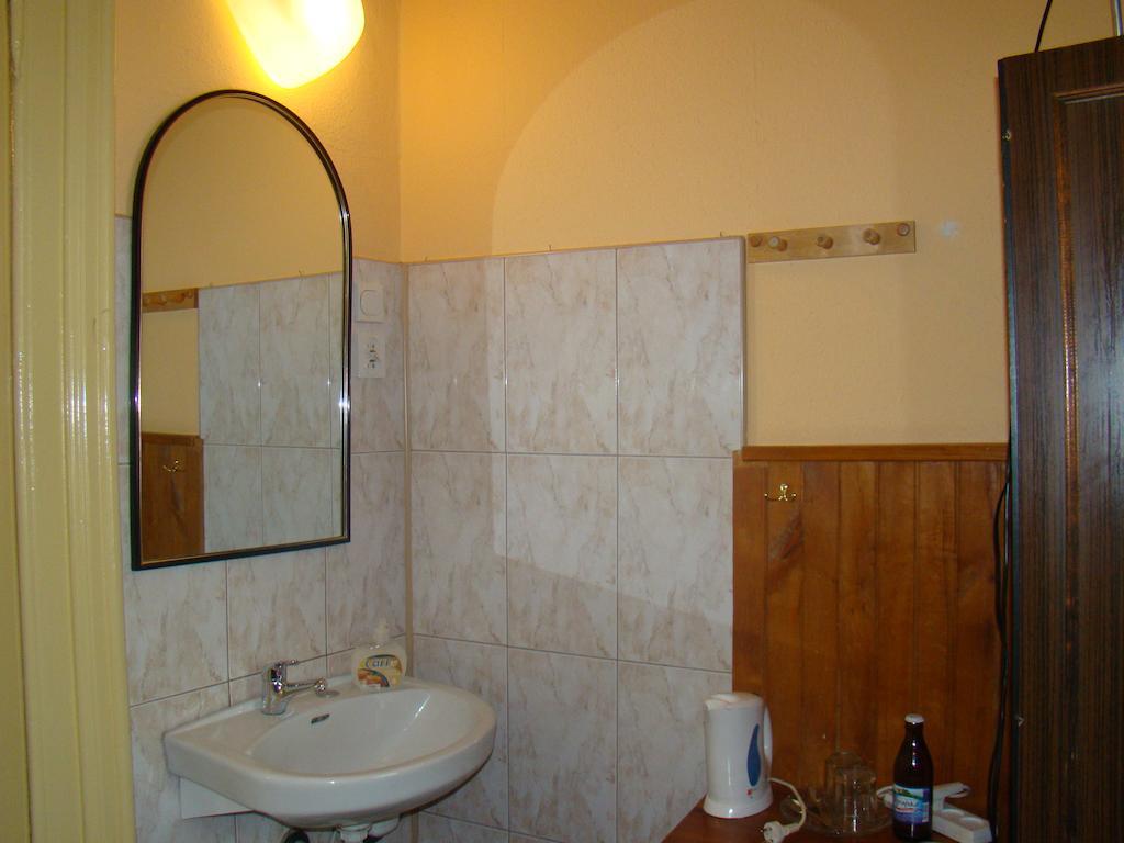 Hotel Polonia Namysłów Δωμάτιο φωτογραφία