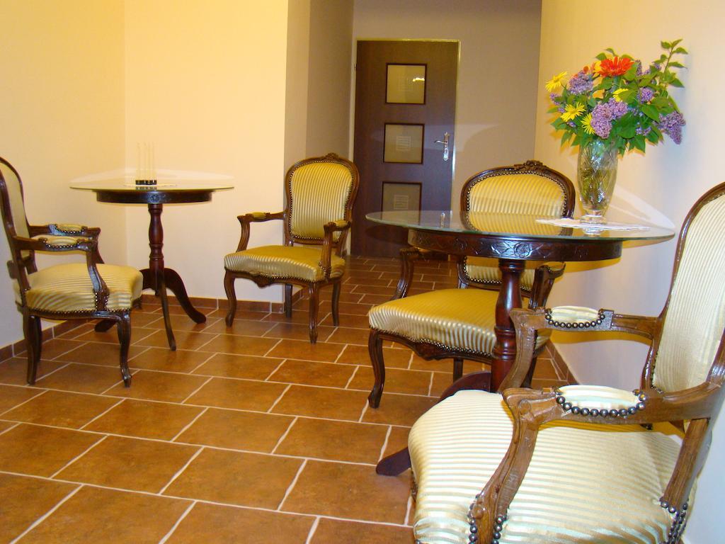Hotel Polonia Namysłów Εξωτερικό φωτογραφία