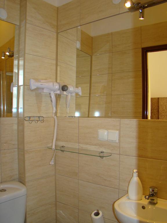 Hotel Polonia Namysłów Δωμάτιο φωτογραφία