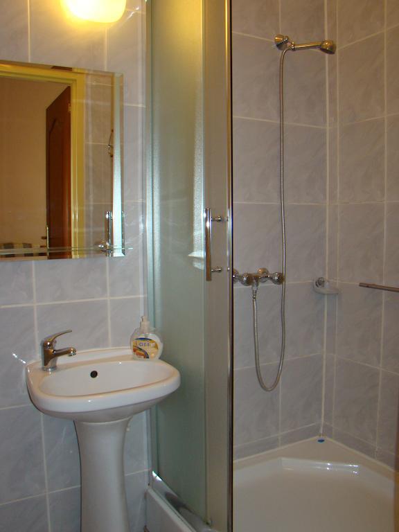 Hotel Polonia Namysłów Δωμάτιο φωτογραφία