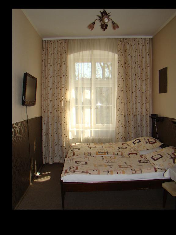 Hotel Polonia Namysłów Δωμάτιο φωτογραφία