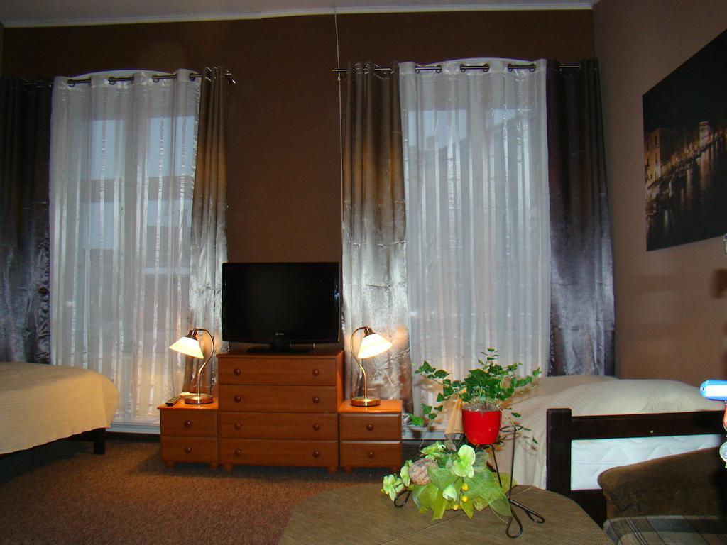 Hotel Polonia Namysłów Δωμάτιο φωτογραφία