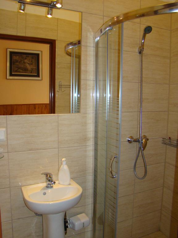 Hotel Polonia Namysłów Δωμάτιο φωτογραφία